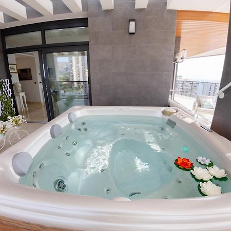 Apartament Sunset Waves Benidorm Julieta Vistas Al Mar Premium 200 Mt2 Con Jacuzzi En Terraza Zewnętrze zdjęcie