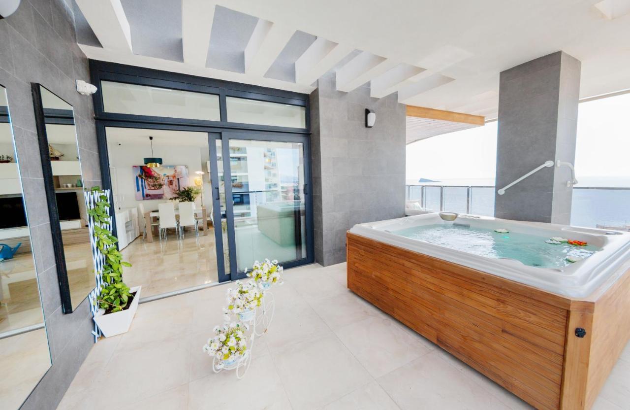Apartament Sunset Waves Benidorm Julieta Vistas Al Mar Premium 200 Mt2 Con Jacuzzi En Terraza Zewnętrze zdjęcie